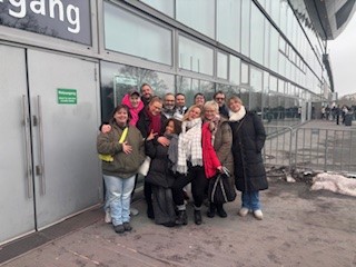 Gruppenbild am Eingang